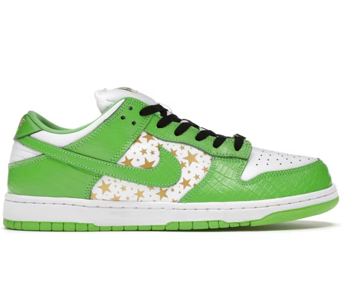 Nike SB Dunk Low “Supreme Stars Mean Green”